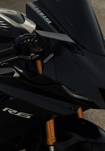 obsessed with her🖤 #Yamaha #R6 #sportsbike #motorcycle #bikelife #biketiktok #YAMAHAR6