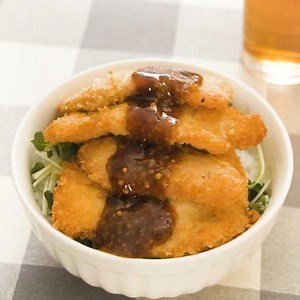 食べ応えしっかり♪ チキンカツ丼のレシピ動画・作り方 | デリッシュキッチン