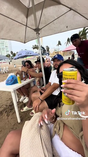 Last part of our Mazatlán weekend trip🤍 we went to Onaki beach club, ive been to beach clubs all over europe and this was definitely a favorite for a beach club in mexico🤍 we did a yatch day that took us all over the coast in Mazatlán & ended with the banda on the beach, listening to la banda on the playa was the whole point of us chosing Mazatlán as a destinagion for our mexico trip🫶🏼 #mazatlan #mazatlansinaloa #vlog #mazatlancheck #banda #mexicotravel #friendstrip #madeitoutthegc #mexico🇲