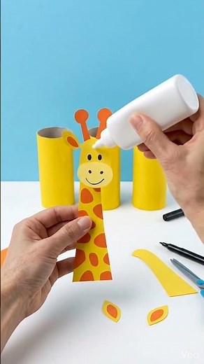 How to Make a Toilet Paper Roll Giraffe Pencil Holder! 🦒✏️ #shorts