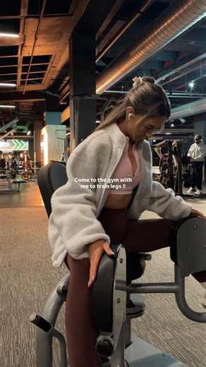 Carly White | Online Coach | Let’s go train legs 🎧 - Hip thrusts - Bulgarian split squats - Kick back machine - Leg extension - Leg curl - Single leg RDL... | Instagram