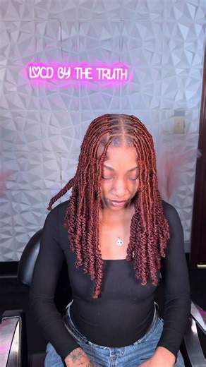 These faux locs ate downnn 😮‍🔥 Booking with me is more than a hairstyle… it’s an experience 🥂✨ It’s always a vibe in the Truth suite. ✅March appointments available now. ✅Consultations required for new clients. Book the look. Come for the vibe. 🤍 #locdbythetruth #fauxlocs #blowthisupforme