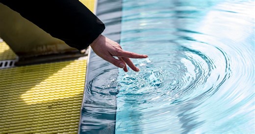 Quirky finding on how and why fingers wrinkle in water — and why it could matter