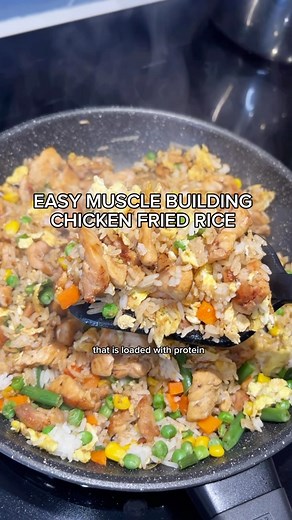 Matt Tam | Transformation Coach on Instagram: " COMMENT “RECIPE” & ILL SEND YOU THE FULL RECIPE + MACRO + PORTION SIZES EASY CHICKEN FRIED RICE Def a staples that’s super quick and easy to whip up if you don’t have much time Ingredients Garlic powder Chicken thigh Salt Oyster sauce Light soy sauce Veggie mix White pepper Eggs #diet #mealprep #easymeals #easymealprep #highprotein #fatlossmealprep #recipes #nutrition #cleaneating"