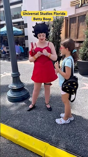 Meet with Betty Boop at Universal Studios Florida #bettyboop #universalstudiosflorida #aventure