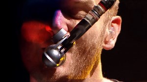 Coldplay - Fix You (Live 2012 from Paris)（酷玩乐队 2012巴黎演唱会 填满你心 万人大合唱现场版）