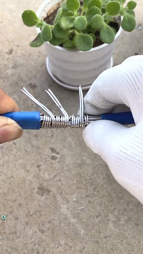 Series vs Parallel Explained #series #parallel | Tuha Khan | Facebook