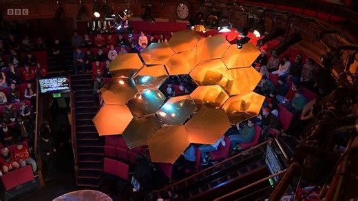 纪录片.英国皇家科学院圣诞讲座：地外生命存在吗？.E03.2025[片头][高清][英字]