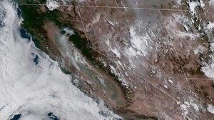 Wind shift brings smoke from the Dixie Fire to the Central Valley