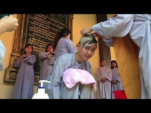 尼僧剃髪得度式37 nun headshave