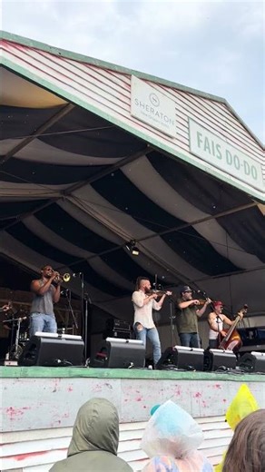 Jordan Thibodeaux et Les Rôdailleurs Live at Jazz Fest