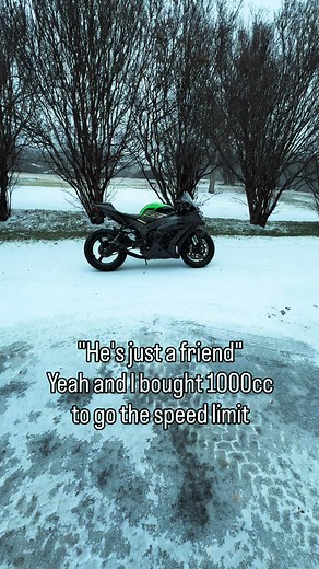 Kawasaki ZX-10R: Racing and Gaming Fun