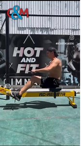 El remo es un ejercicio que trabaja los músculos de la parte superior de la espalda, el dorsal ancho y ayuda a mejorar la postura y proteger los hombros. También es uno de los ejercicios que más calorías quema, ya que los músculos implicados se mueven en su rango de movimiento articular completo.El remo también es una forma fantástica de fortalecer el sistema cardiovascular y mejorar el gasto cardiaco. El Simulador RC REGATA de la empresa RESISTENCIA CERO cuenta con una Turbina de aire - Regulac