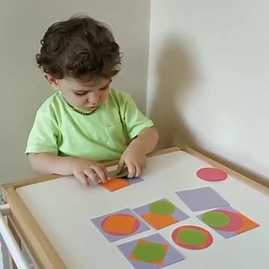 // OVERLAPPING SHAPES // This is a lovely idea to work on visual analysis and synthesis skills as well as spatial skills! Have your child decipher how the shapes overlap. Repost from Instagram @beyhan_yesil For more visual perceptual skill resources see: www.visuallearningforlife.com | Visual Learning for Life