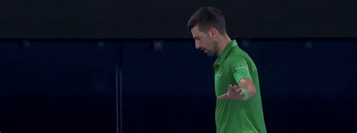 Vidéos, Open d'Australie > Djokovic frôle la disqualification avec un geste extrêmement dangereux ! - We Love Tennis