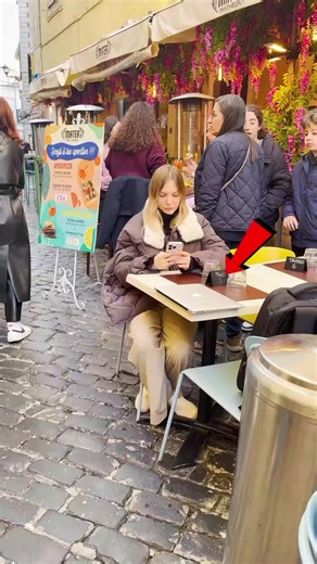 spray paint my MacBook pro #spraypaint #macbook