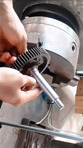 Turning axis gear for transmission #detail #machine