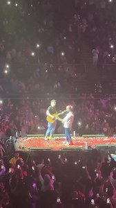 21K views · 182 reactions | Arijit Singh and Ed Sheeran what an amazing surprise in London’s Concert 﫶 #arijitsingh #edsheeran #london #o2arena #arijitsinghconcert #londonconcert | Undefined_Singers | Facebook