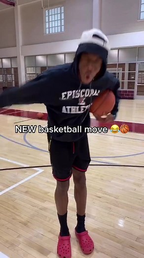 it works ALL THE TIME trust me 😂😂😂🔥 #fyp #comedy #zeddywill | basketball move spin behind the back