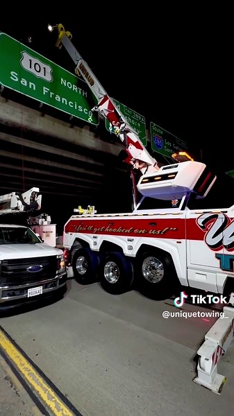 Night work with the 65 😎🙌🏼 #FYP #NRC #CSR #UniqueTowing #BayArea | all city towing