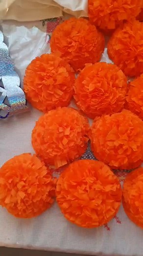 Cómo hacer flores de cempasúchil de papel crepé