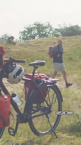 Essential for Touring: The Back-Roller from ORTLIEB! 🚴‍♀️ 🛡️ Robust and durable material 🌊 100% waterproof and repairable 🔒 Easy to mount and remove Discover new ways with ORTLIEB! 🌟 | ORTLIEB Outdoor Equipment