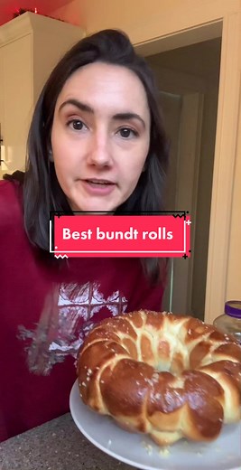 A fun take on classic dinner rolls ising my bread machine. Full recipe found via my profile @Alex 🥘 Budget Friendly Foodie i teach people how to cook cheap and easy meals you’ll actually want to eat and grocery saving hacks #breadmachinerecipes #dinnerrolls #garlicbreadrecipe #easyweeknightmeals #holidayrecipe #whatsfordinnertonight #cheapmealsyoulllove #entertainingonabudget