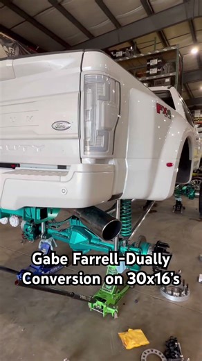 Finishing ‪@GabeFarrellProductions‬ Dually conversion 🤩 30x16 ‪@Americanforcewheelsofficial‬ Any Level
