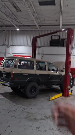 this FJ62 Landcruiser is after my heart #teeyota #tandemoffroad #toyota #landcruiser | Tinnapat Nimitwanitch