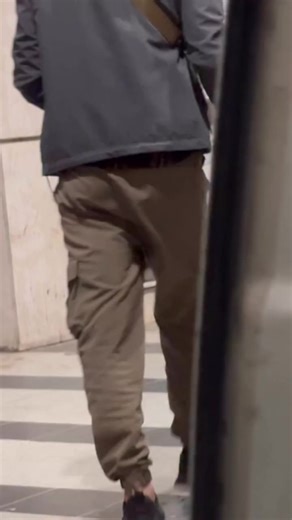 توزيع وجبات السحور لمفترشي الطرق ، واليوم الرياح والشتاء قوية ربي يفرج عليهم@Adel yamada