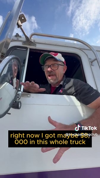 We saw the Super Sleeper 7000 at the Shell Rotella SuperRigs Show! | Truck Show