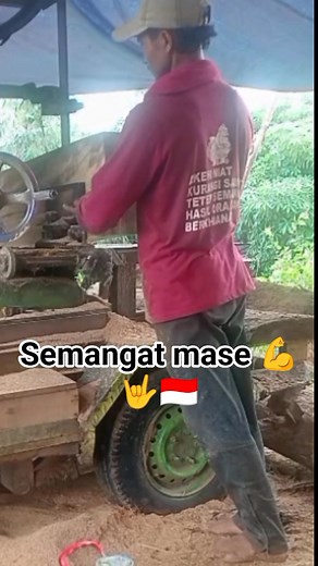 teak wood processing to make house doors💪🤟🇮🇩 #reel #bandsawkeliling #sawshop | Sawdoctor Putra Ragil
