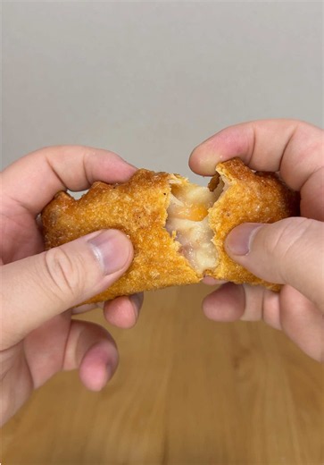 待ってたよ☺️ #マクドナルド #マック #チーズベーコンポテトパイ