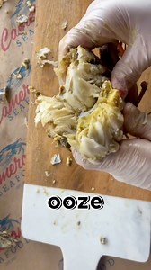 252K views · 1.3K reactions | SEXIEST Crab Picking Technique - New & Improved Lollipop Method勞......#seafood #crab #picking | Cameron's Seafood Online | Facebook