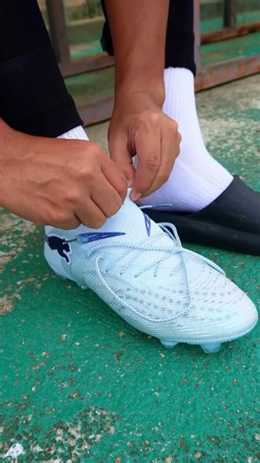 Lacing UP brand new Puma Future 9 Dreamrush Pack 🔊🔊🔊 #footballboots #puma #pumafootball