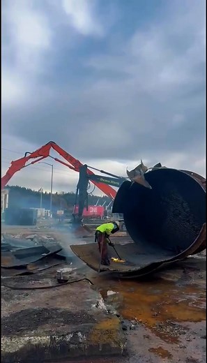 1K views | Steel, dust, and control. Turning heavy work into clean results, one site at a time. #demolition #demolitionday #demolitioncontractor #demolitioncrew #demolitionlovers | Demowork Demolition Contractor | Facebook