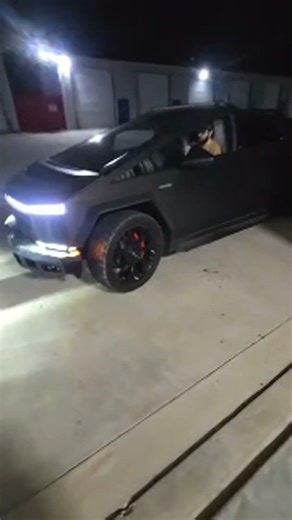 Don't Hit the Crapper!! 🤣 #cybertruck #tesla #shorts