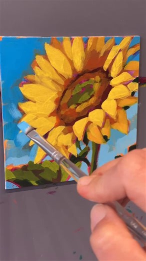 Ali Kay Studio on Instagram: "Painting happy sunflowers will never get old. I think that they are also one of the easier flowers to paint because they have a definite center and the petals all reach out in mostly the same direction."