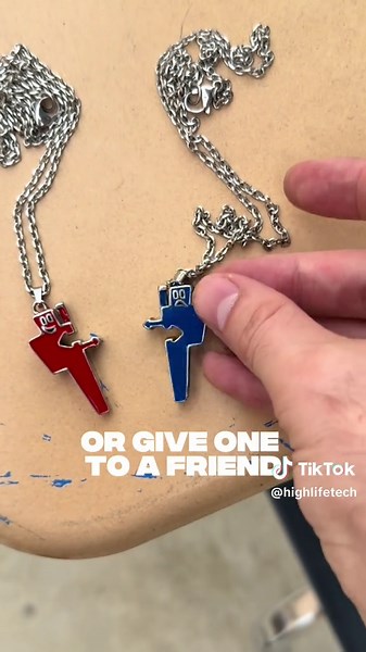 The “Body Swap Potion” connectable necklace set 📿 Huge shoutout to @xyled for working with us on this super fun project! Message us today to get started on your next project 📨 We specialize in the creation of fully customized acessories. Having created over 5 million products with over 3,000 brands, we know how to make products that stand out! 🌟 #roblox #robloxgames #necklace #gaming #nostalgiacore #designtok #aesthetic #cool #accessories #jewelry #highlifetech