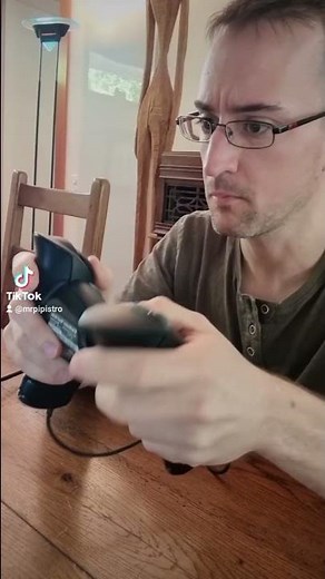 Shorts: Microsoft SideWinder Dual Strike controller