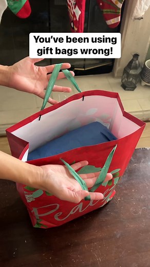 1.5M views · 6.9K reactions | fancy gift wrapping made easy! #lifehacks #giftwrap #bags #tipsandtricks | Home Hacks & Easy Snacks | Facebook
