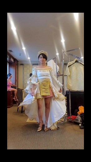 23K views · 157 reactions | Selling this white & gold outfit for $150. Does not come with skirt underneath. Top is cut out. I recommend going braless or a white bra under the top. Size small. Come with the beaded crown. #hmong #dress | Deeda Thao | Facebook