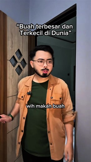 Makan Buah Terbesar dan Terkecil di Dunia