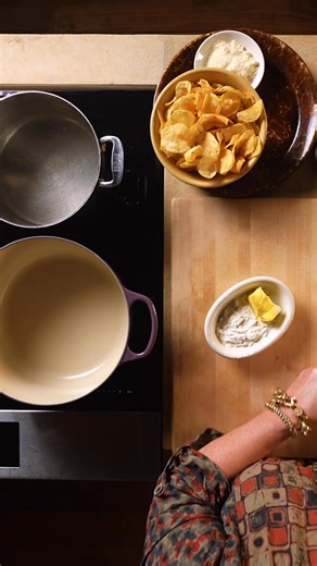 Let’s cook a comfort classic this weekend! 🧀✨ Nothing says cozy Friday night like a bubbling dish of homemade macaroni and cheese. In my Fuller Family Recipes online cooking class, I’ll show you step by step how to make this classic—starting with a simple roux and finishing with the cheesiest, creamiest pasta you’ve ever had. Perfect for movie night, game day, or just kicking off the weekend with something warm and delicious. 🍲💛 Join me in the kitchen and let’s make mac & cheese the star of y