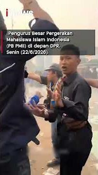 Viral! Perwira Polri Ngaku Patah Tulang saat Kawal Demo di DPR, Didorong Massa #shorts