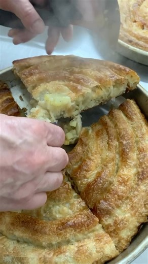 17K views · 3.6K reactions | Domaće pite kod Raše, ručno tegljene kore po receptu naših baka @domace_pite_kod_rase023 | I ♥ ZRENJANIN | Facebook