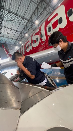 42K views · 676 reactions | ✈️ 3️⃣ Thrust Reverser Installation –...