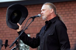 Trace Adkins brings country hits to Live! Casino & Hotel