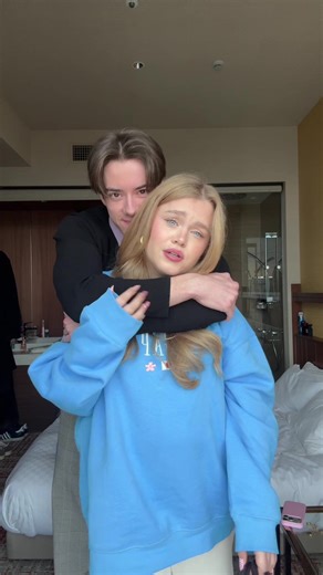 Heute wird ein entspannter Tag 🫂🤍 wollten vielleicht Snacks für eine Candy Taste Test Challenge holen 🙂‍↕️🤍