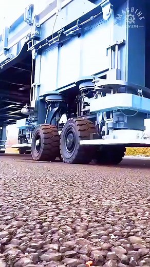 Repairing roads without needing to close it. .... .. Follow for more!! ..... .. #viral #fyp #reels #goviral #road #technology #roads #repair #repairing #innovation #loop #top #best #new #yrue #love #funny #trending #amazing #public #summer #all #fbgrowth #success @highlight | Flash Vector